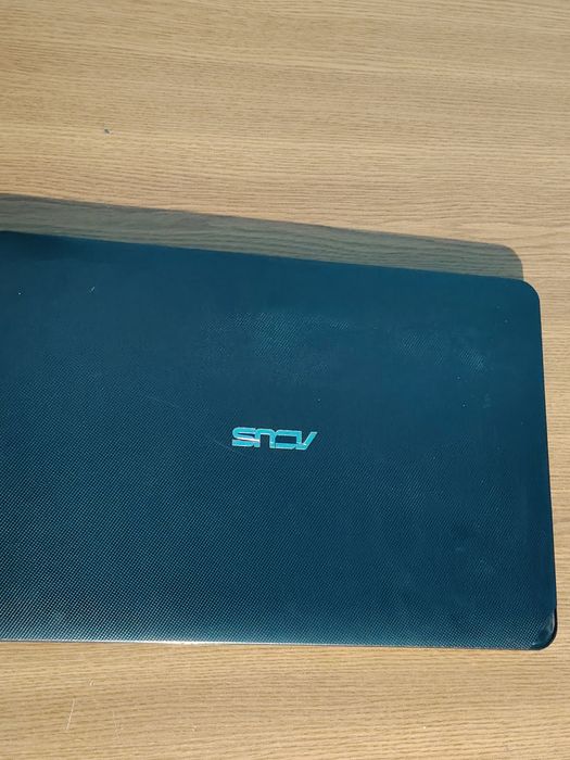 Vând laptop Asus functional