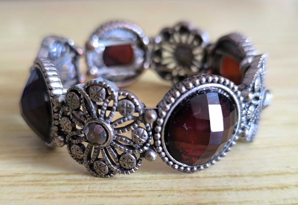 Дамски гривни - 3 лв.