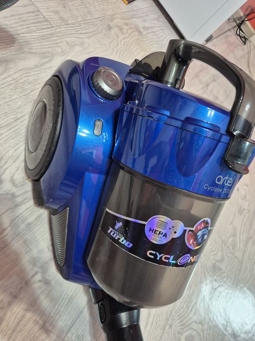 Продам Artel пылесос