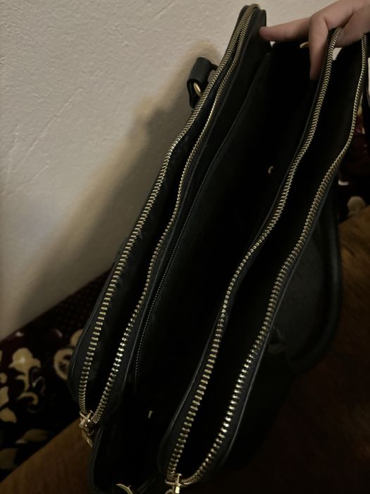 Дамска черна чанта