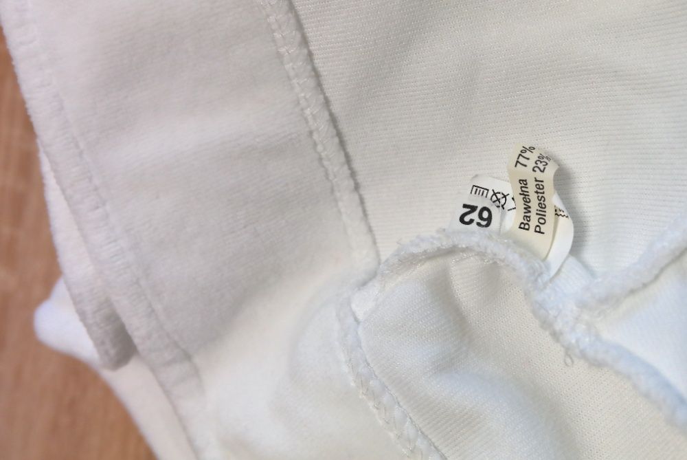 Vand costumas alb pentru botez baieti,marime 62cm