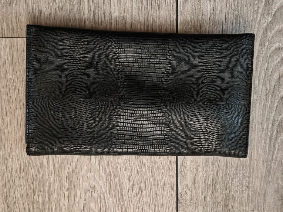 Geantă Plic Guess Neagra