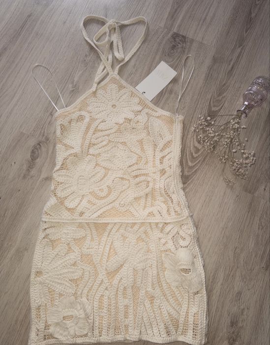 Ефирна дантелена рокля – Zara