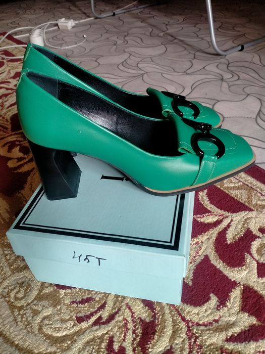 Продам туфли новые