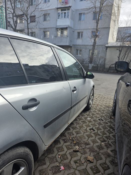 Se vinde GOLF 5 1.9 BLS bluemotion