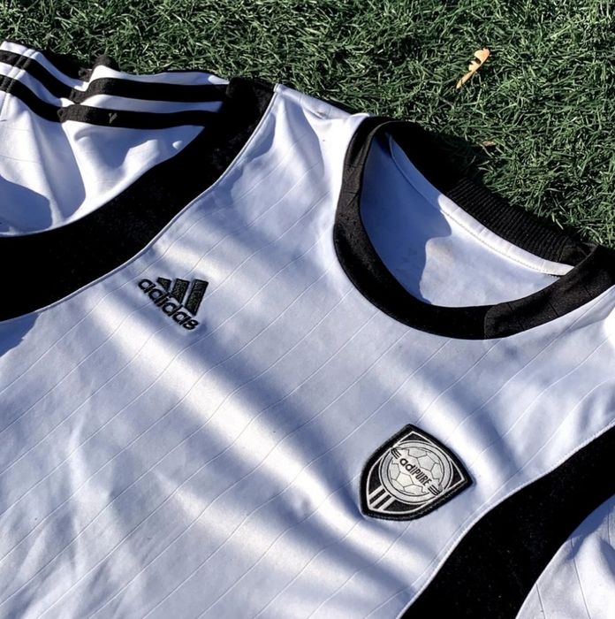 футбольная адидас