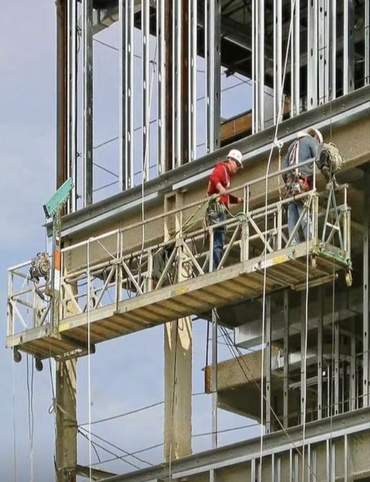 Inchiriere schela metalica - Platforma mobila