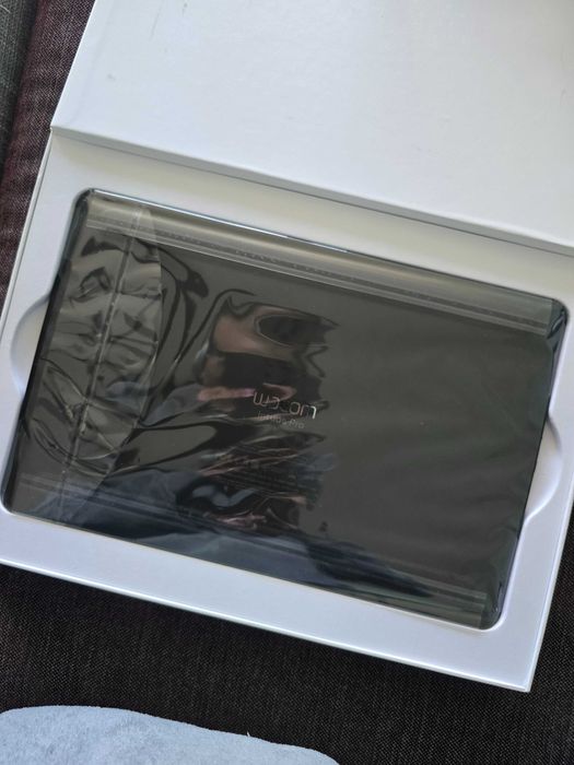 Графичен таблет Wacom Intuos PRO large (PTH-860)