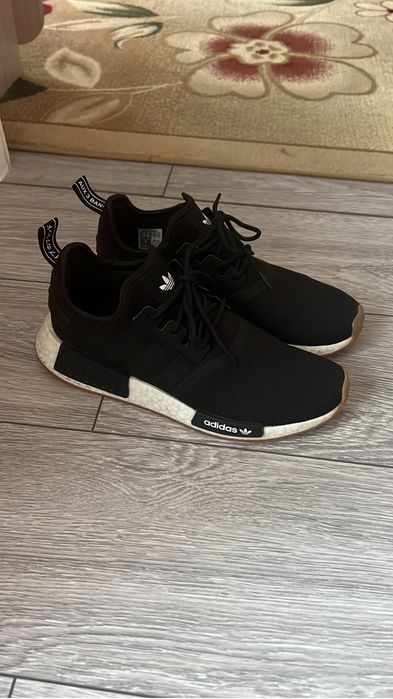 Проодам кроссовки Adidas