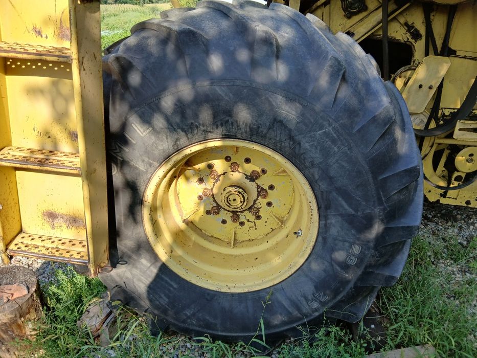 dezmembrez  combină new holland clayson  1545