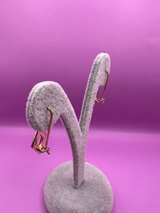 Продам золотые серьги.