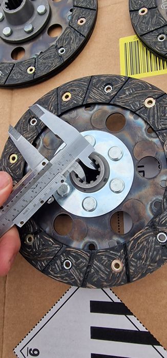 Disc ambreiaj tractor fiat 211 215 preț 300 lei se poate trimite prin