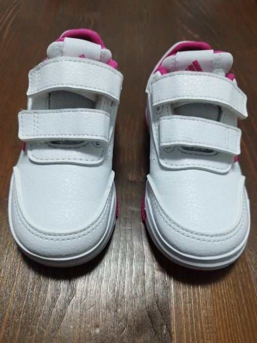 Маратонки за момиче.