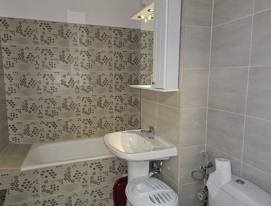 Apartament doua camere gavana 3 ( JAM ) renovat / totul absulut nou
