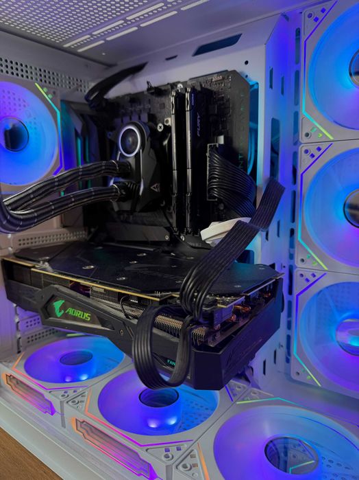 Placa de baza ASRock B365 Phantom Gaming 4 + procesor Intel i7 9700k + 32 GB RAM (2x16) la 2666MHz de la Kingston