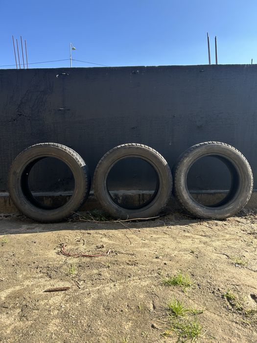 Продам зимние шины 215/55/r17