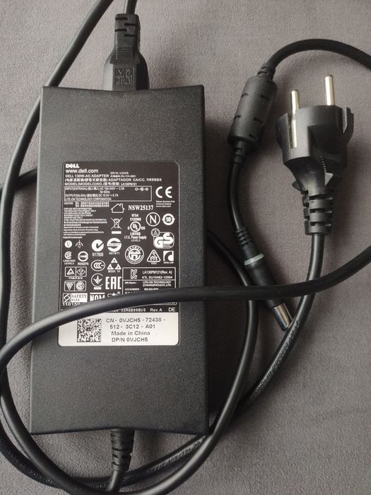 Оригинални Dell зарядни + Dock WD15 (USB-C, 90W / 130W / 180W / 240W)