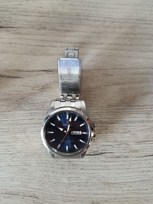 Ceas Festina aspect 9/10 funcțional purtat ocazional