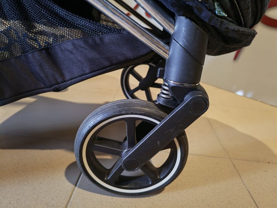 Шаси Cybex Priam 4 Chrome Brown с основа за седалка