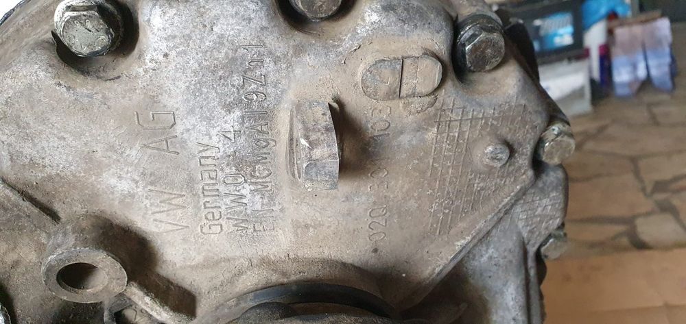 Cutie VW Touran 2004 diesel 2.0 azv 6+1 trepte