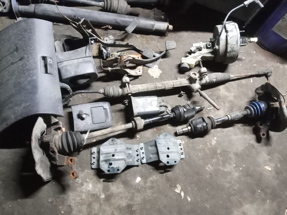 Таета авенсис запчасти