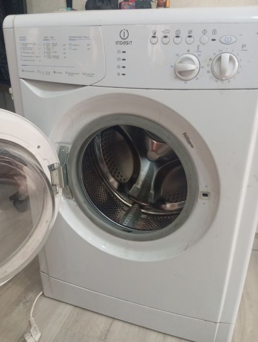 Стиральная машина Indesit wisl102