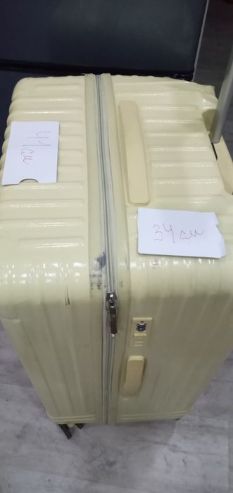 Продам большой чемодан