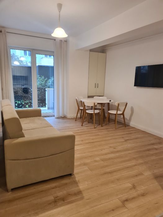 Apartament nou,aflat la parter,deosebit.