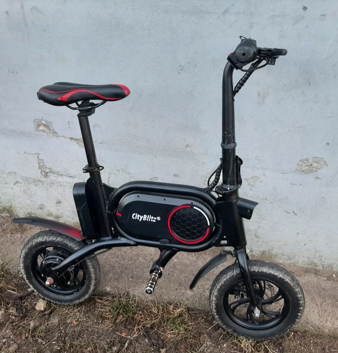 Vând trotinetă electrică mini scuter în stare bună viteză maximă de 25