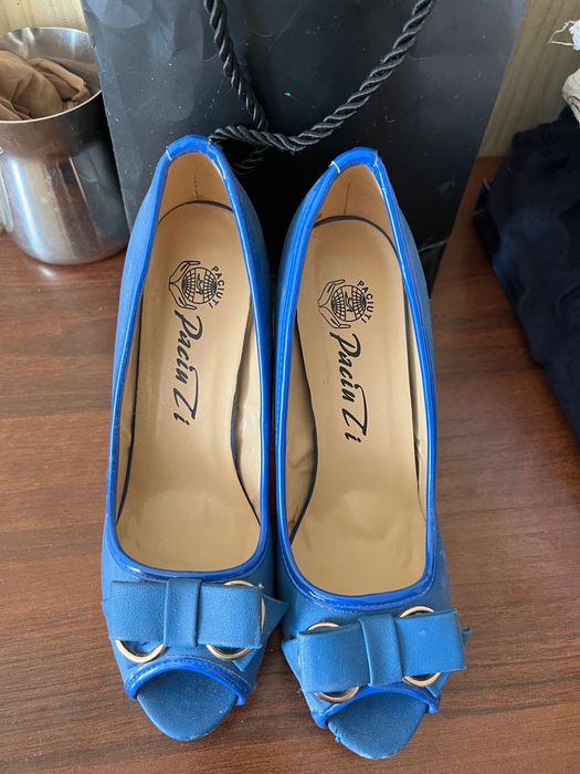 Продам женский туфли