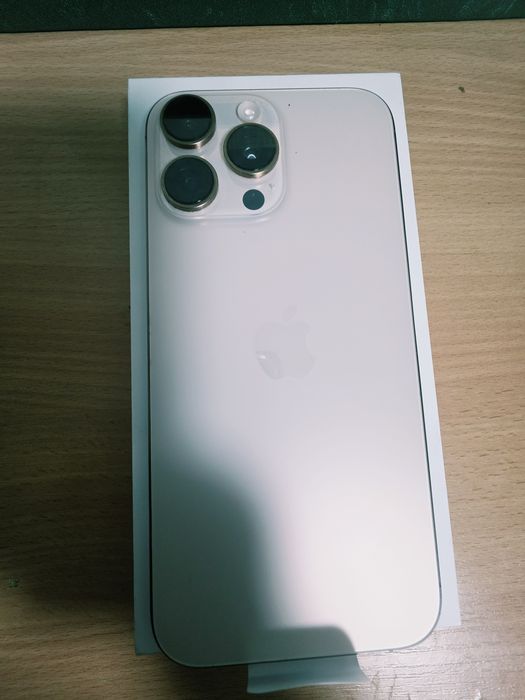 IPhone 16 ProMax.