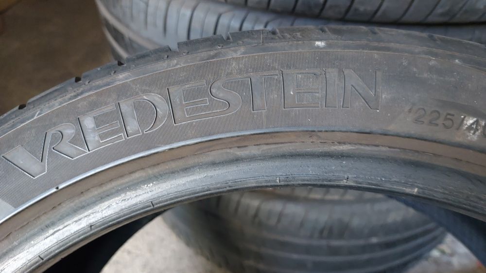 Летни гуми 225/40/18 Vredestein Ultrac Satin 2 броя
