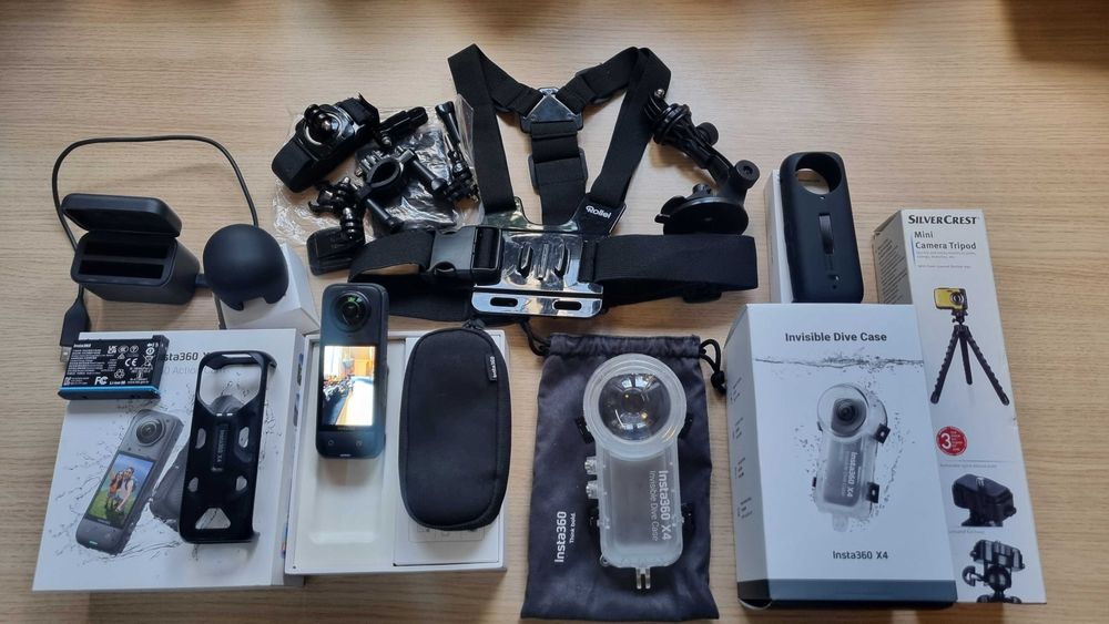 Insta360 X4 originala + 2 baterii + Carcasa Subacvatica + multe accesorii