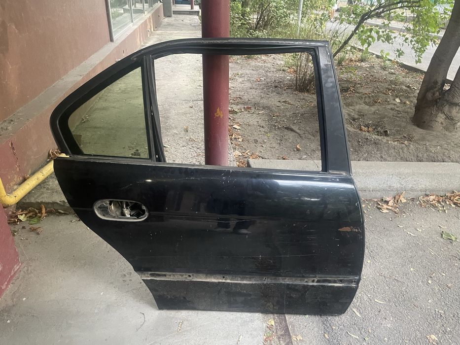 Двери на бмв е38