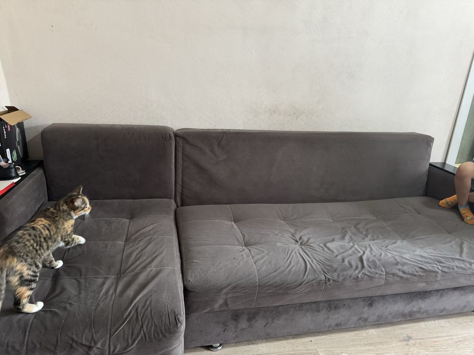 Диван с креслом, требуется ремонт