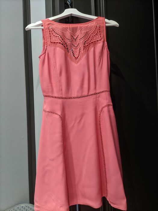 Розовое летнее платье