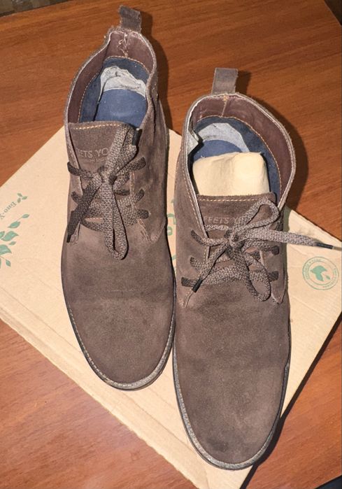 Продам замшевые ботинки