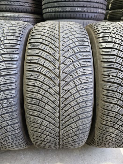 245/45/19 PIRELLI 4бр
