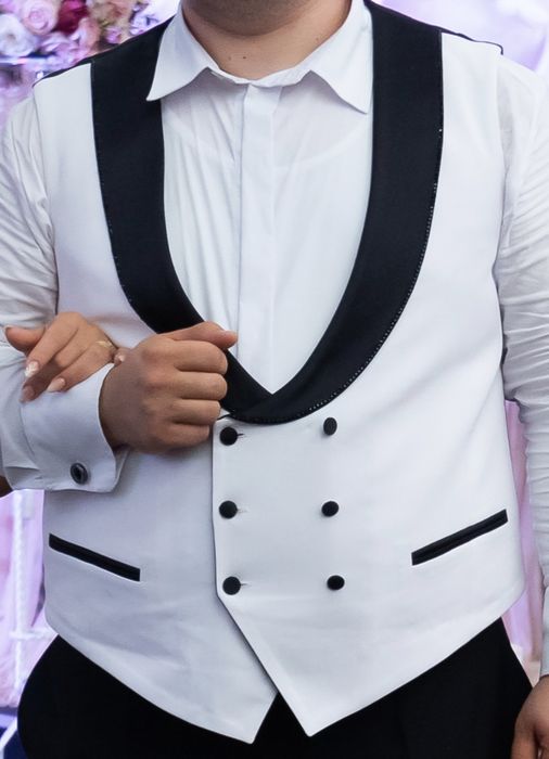 Vand sacou, costum mire