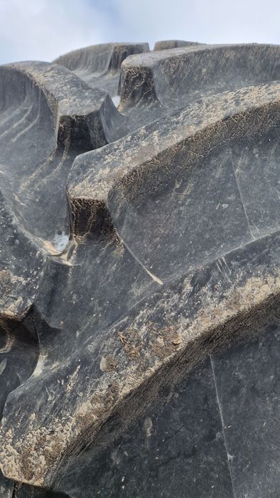 CAUCIUC tractor 650/65R38 marca Pirelli