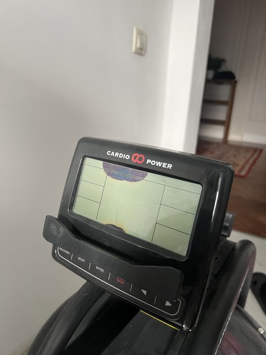 гребной тренажер CardioPower RW600.