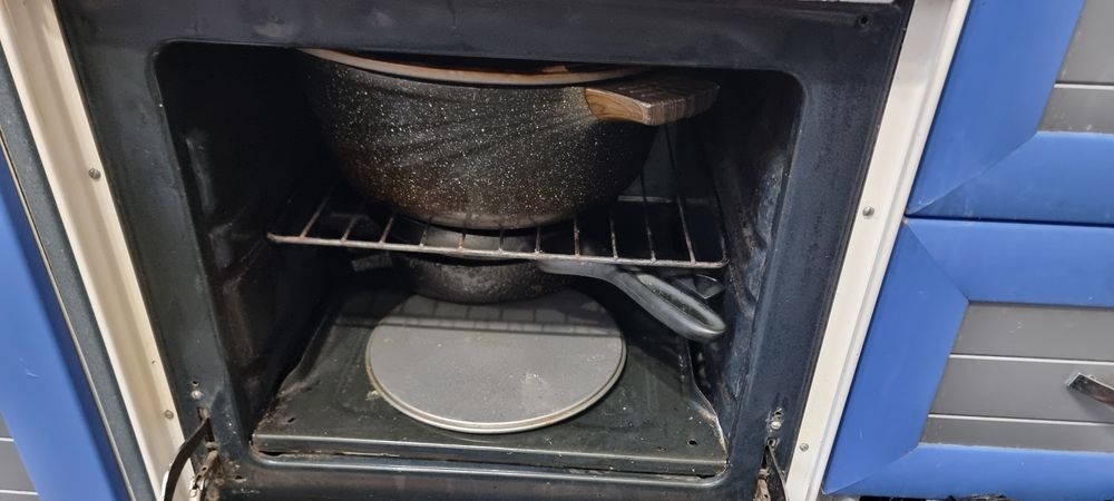 Продам газовую плиту б/у