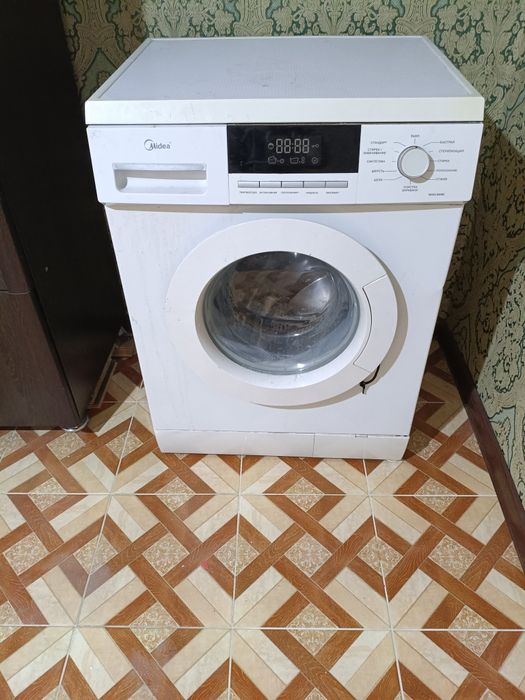 Продается не рабочая стиральная машина