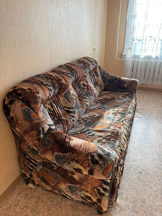 Отдам даром диван