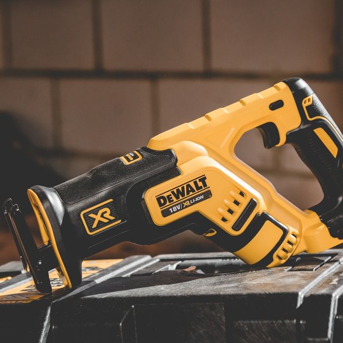 DeWALT DCS367 Саблен Трион/Безчетков 18V