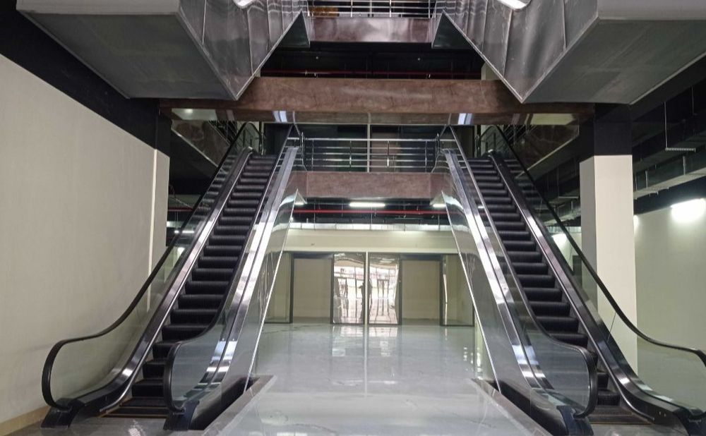 Ibn sino savdo markazi ( Stroy mart) dokon sotiladi