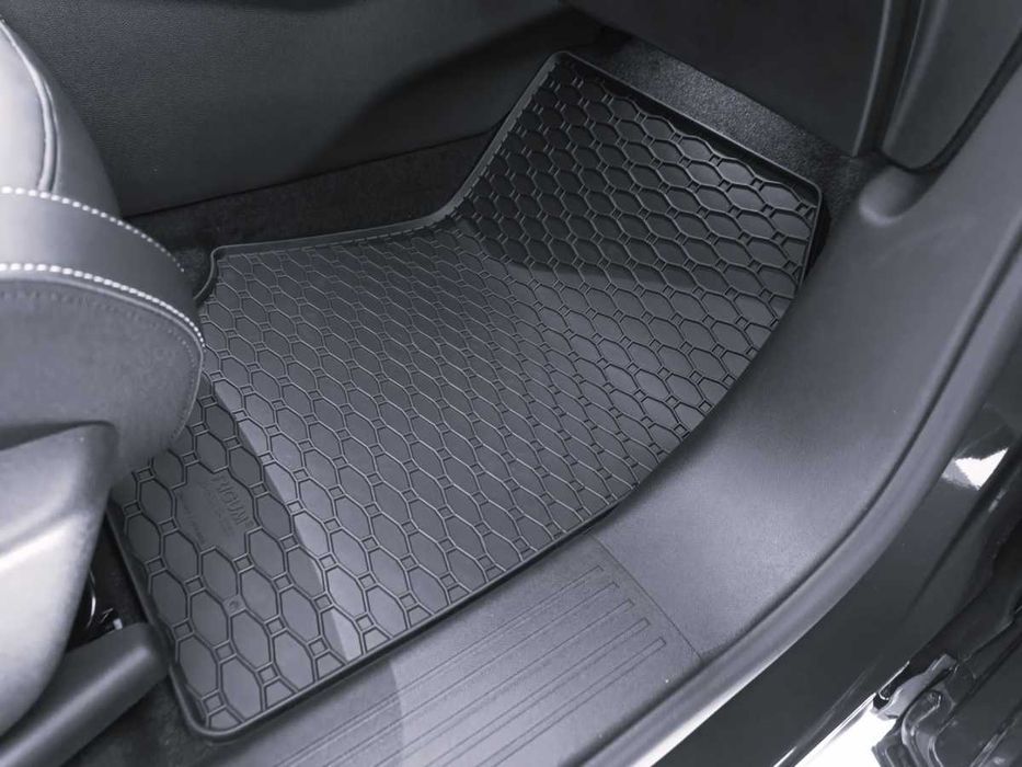 Гумени стелки или багажник PEUGEOT 3008 MHEV и e-3008 от 2024г.