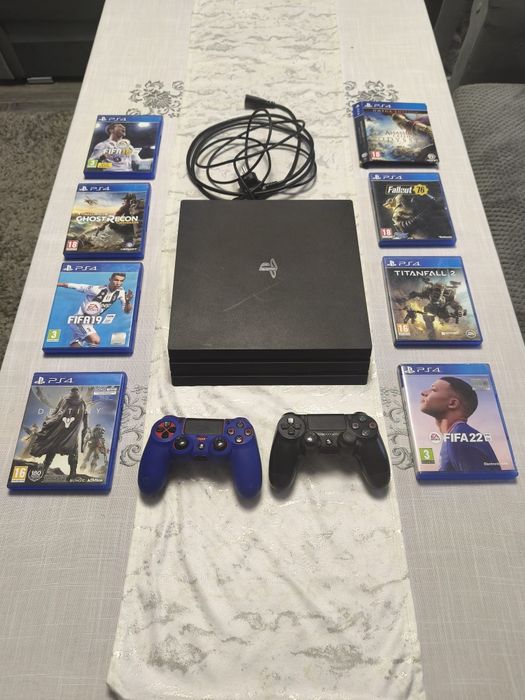 PS4 PRO - 1 TB - cu Jocuri la Pachet