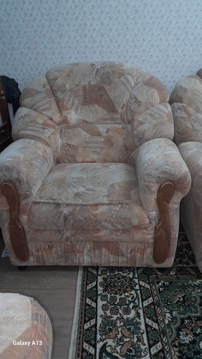 Диван и  два кресла