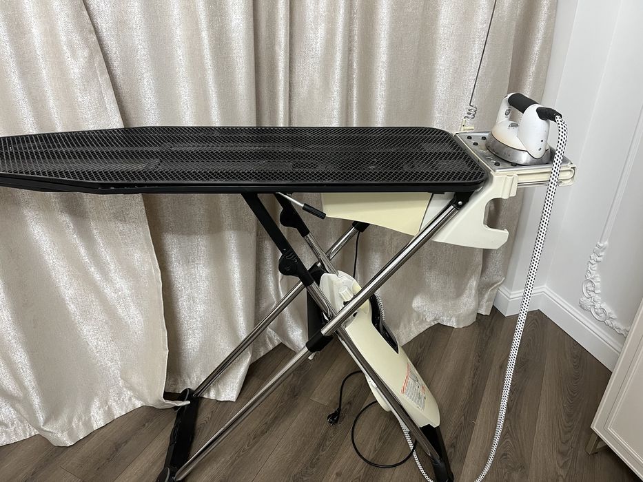 Продам парогенератор Laura star